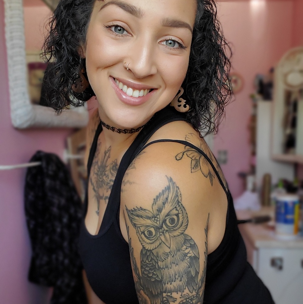 Meet your posher Cabrina!